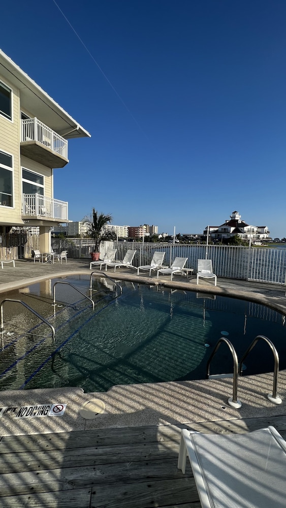 Lighthouse Club Hotel