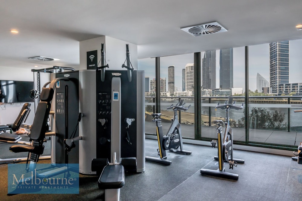 Melbourne Private Apartments - Stadium and Harbour Views