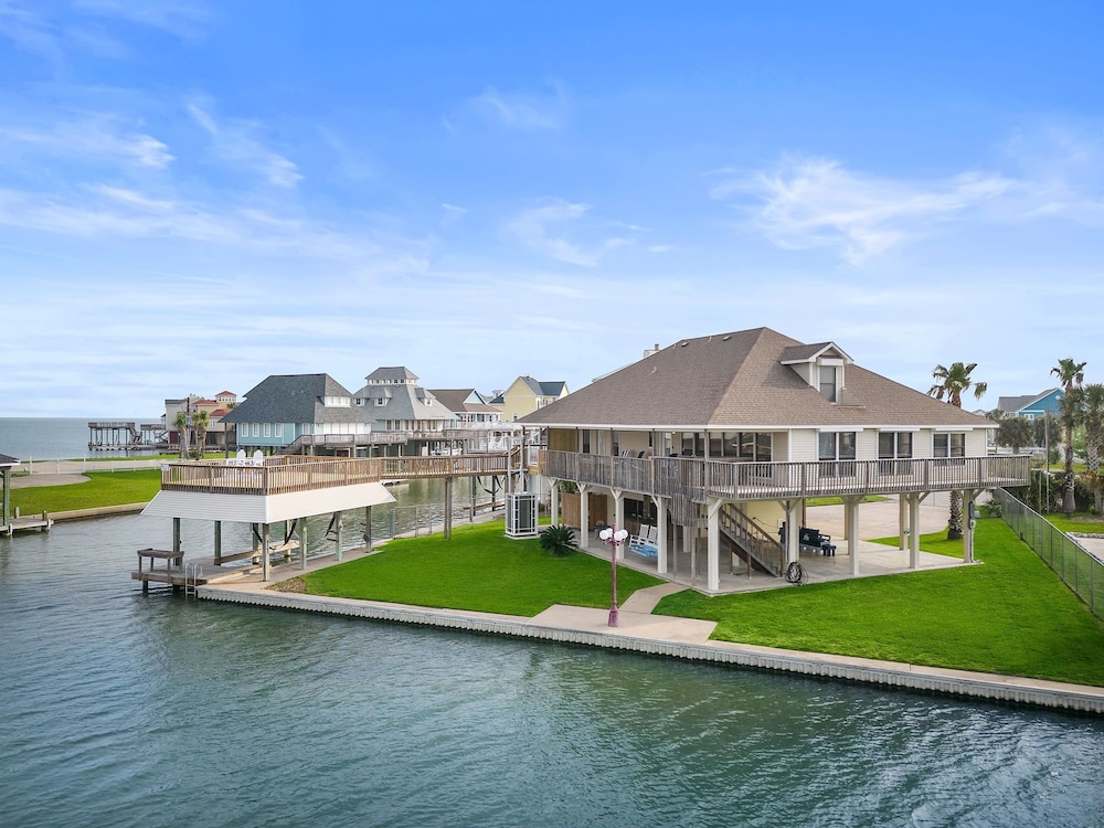 Bay Vista by Ryson Vacation Rentals