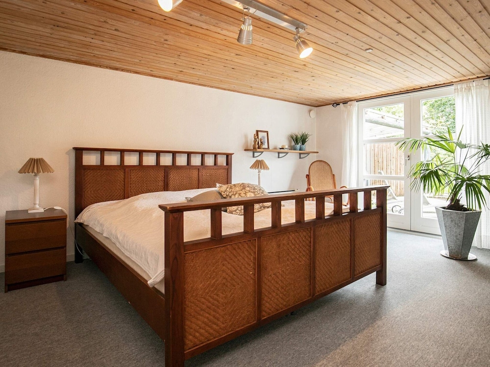 6 Person Holiday Home in Blavand