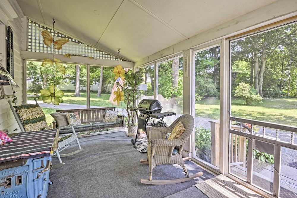 Historic Keuka Lake Estate in Hammondsport w/ Pool