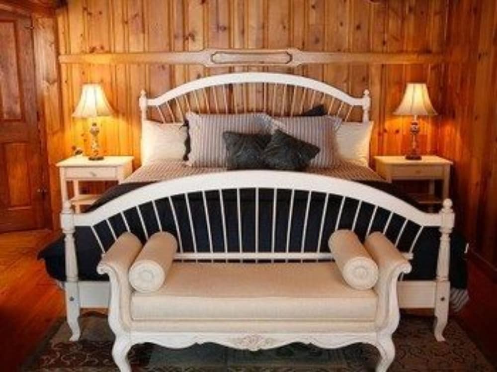Chalet of Canandaigua view 5