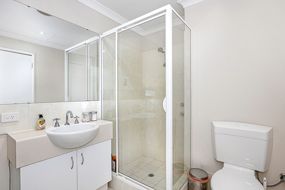 2bdr East Perth Getaway