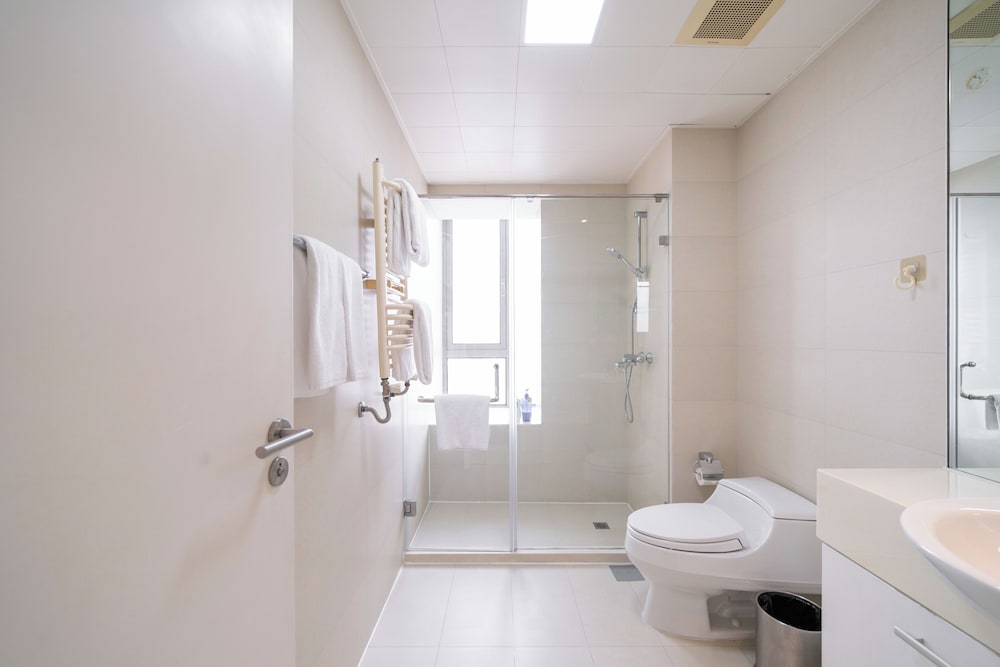 Tyms Elegant 3BR 2BA Apt Near Malls