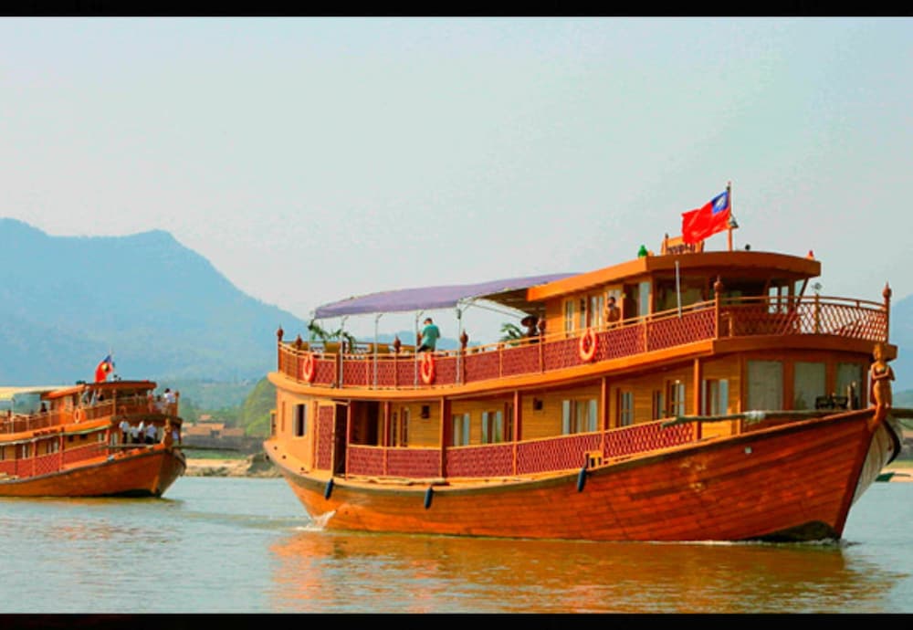 Amara River Cruise