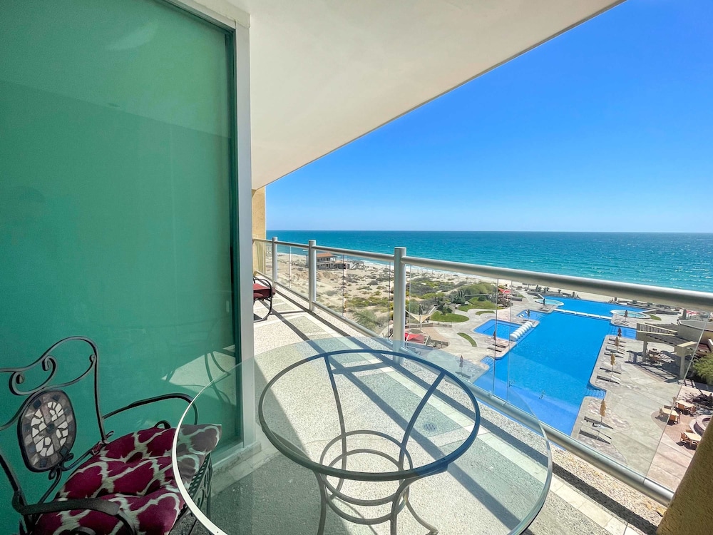 Hidden Gem Condo With Pools Private Beach