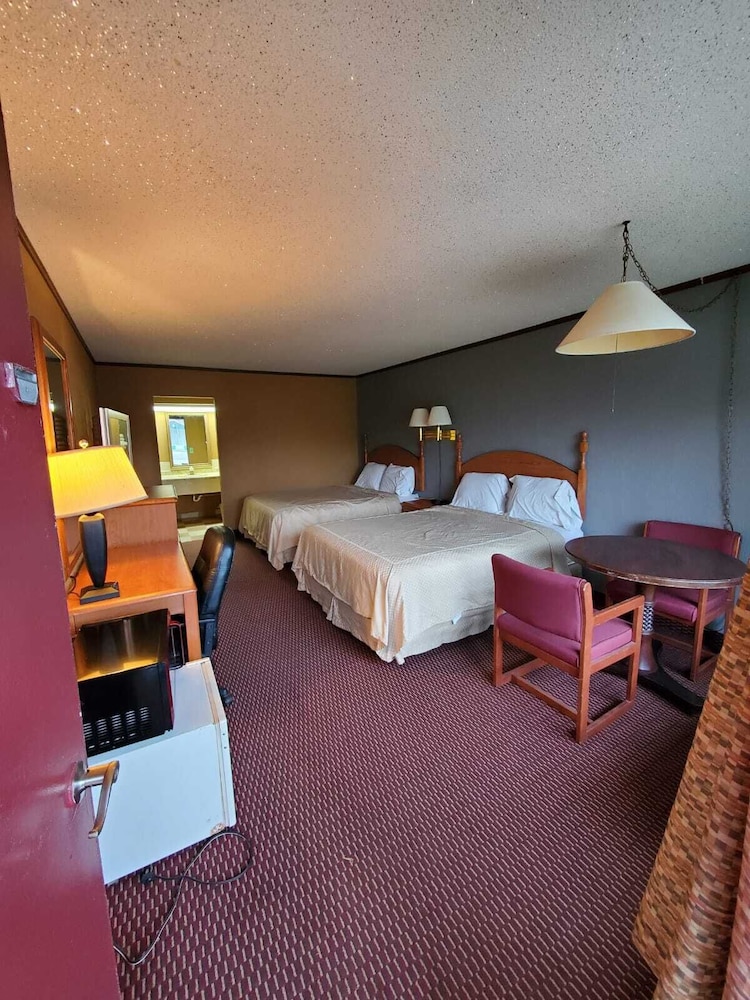 Gray Plaza Motel