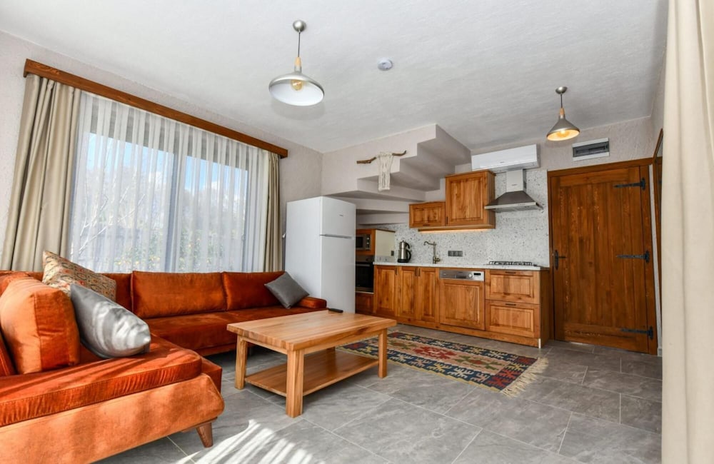 Gorgeous Villa With Private Pool and Jacuzzi in Fethiye view 3
