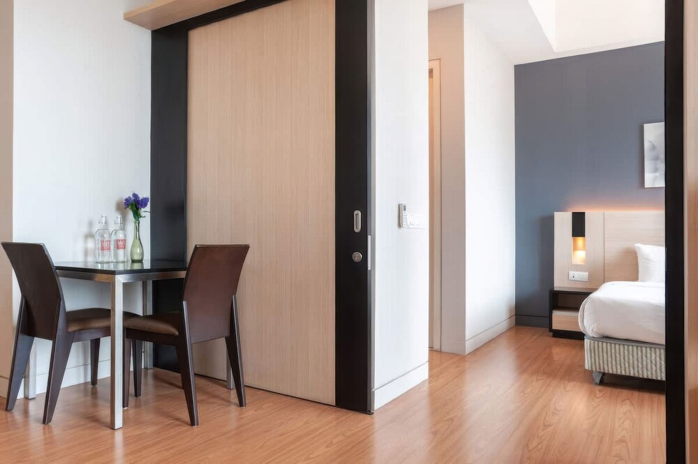 Swiss Garden Residences by Emily