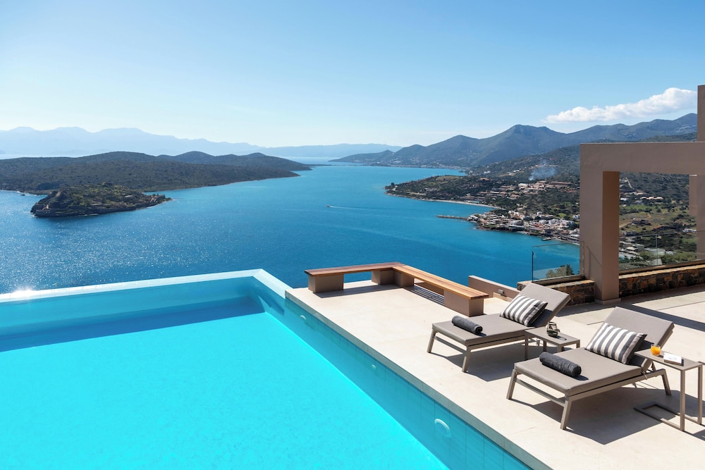 Notiko villas