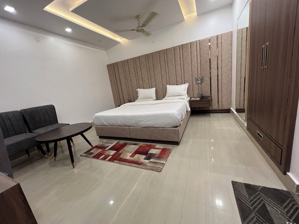 Narang Hotel