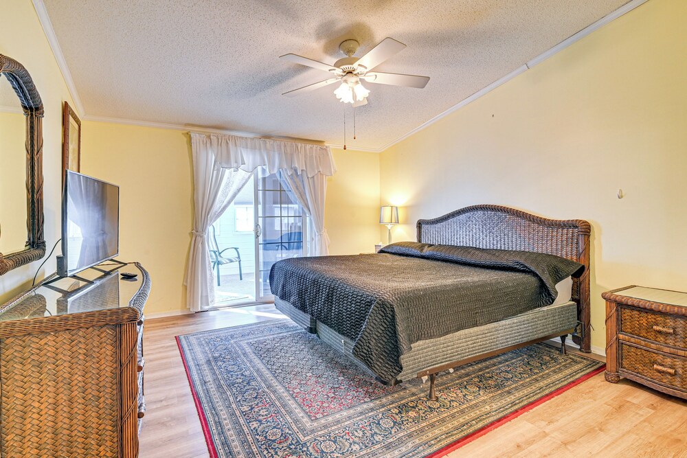 Walk to Surfside Beach: Home w/ Pool Access