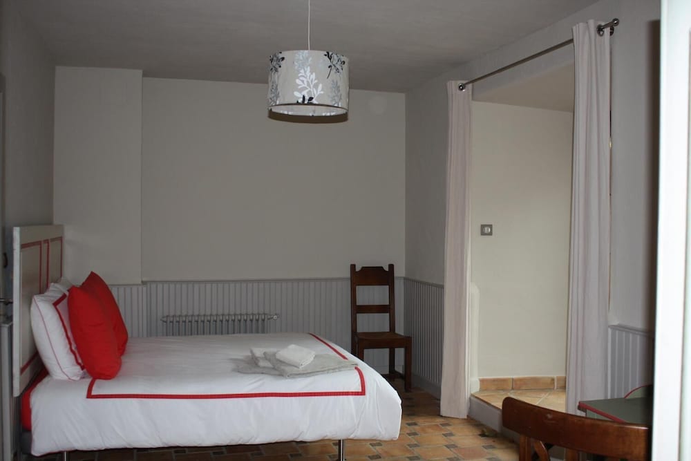 Bed in Bellongue