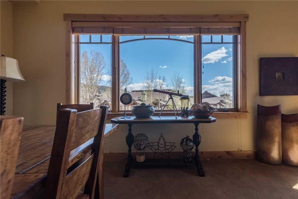 6302 Bear Lodge, Trappeur's Crossing Apartment 3