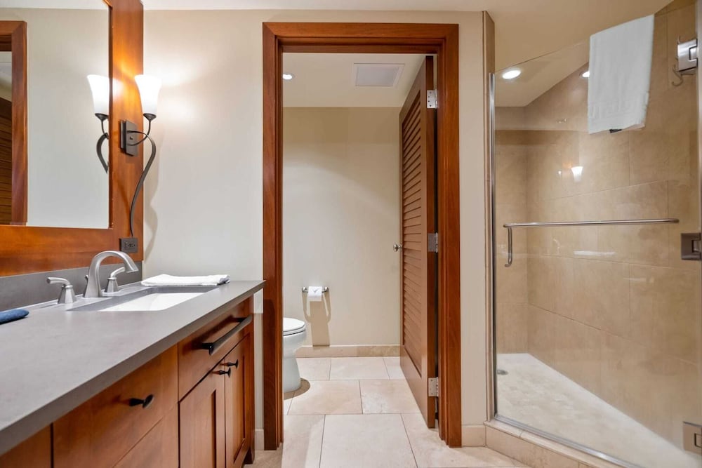 Beachfront Condo at Beach Villas at Ko Olina Hale Hoaloha by Avantstay