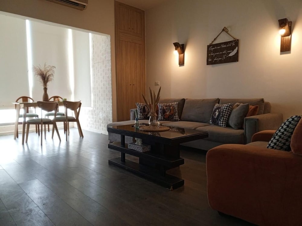 1 Bed Chalet - Sleeps 2 - Pets - Pool - Parking view 4