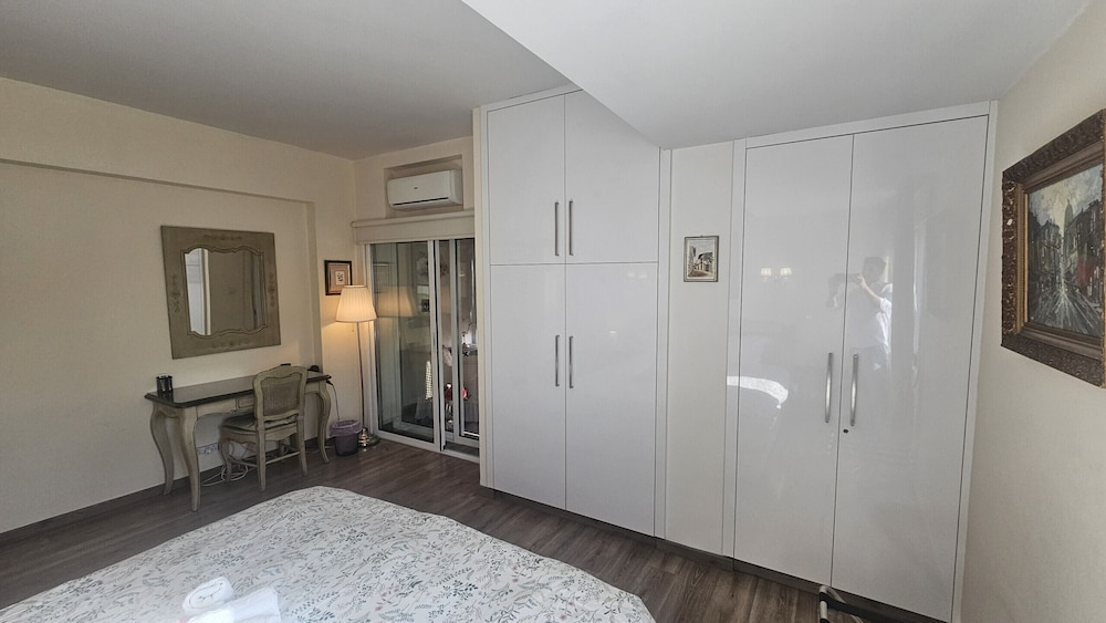 116 NIC 303 - Stay Vintage Central Suites