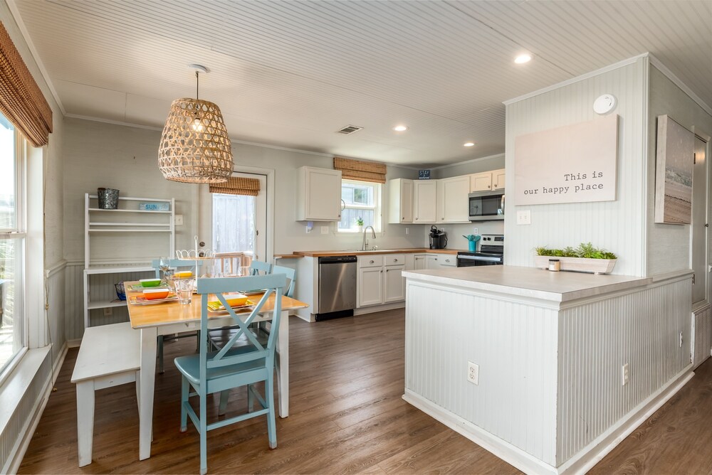 Sunny Side Up Ii - 320 Port Royal St 3 Bedroom Home