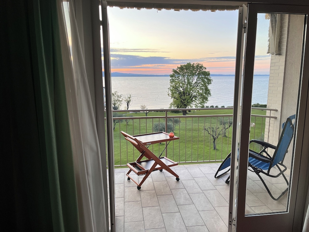 Specchio sul Lago