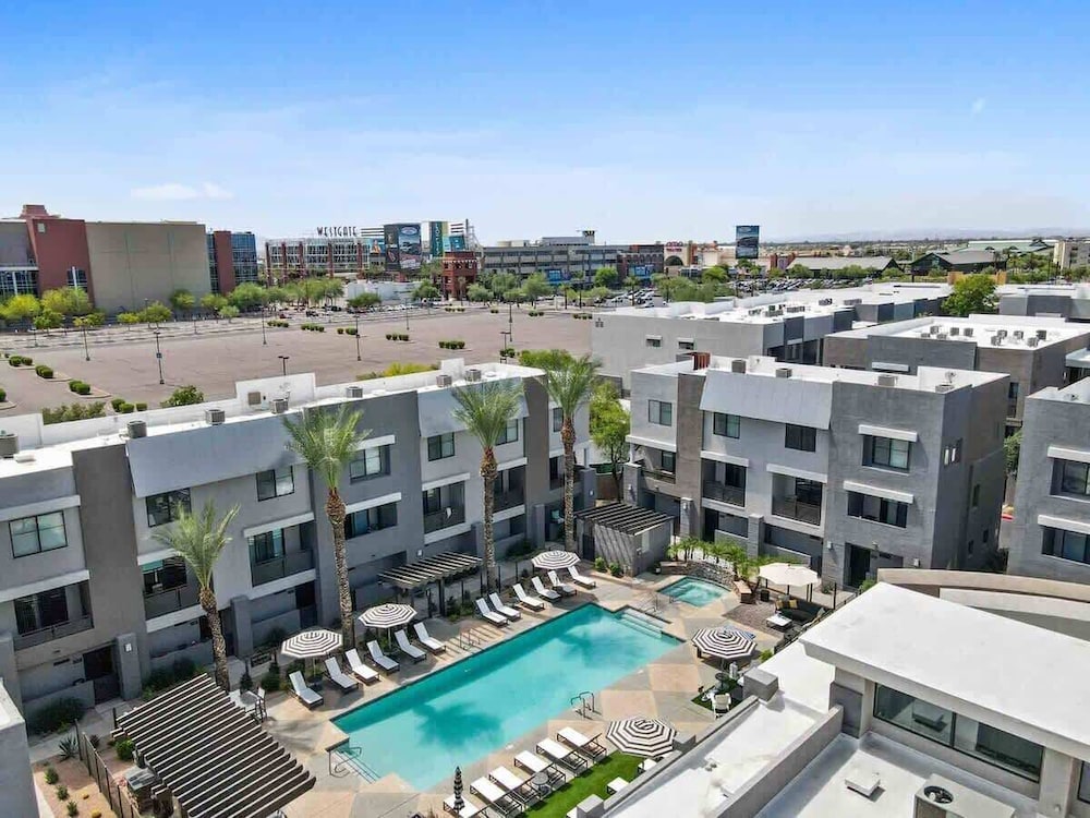 CozySuites at Zone Westgate