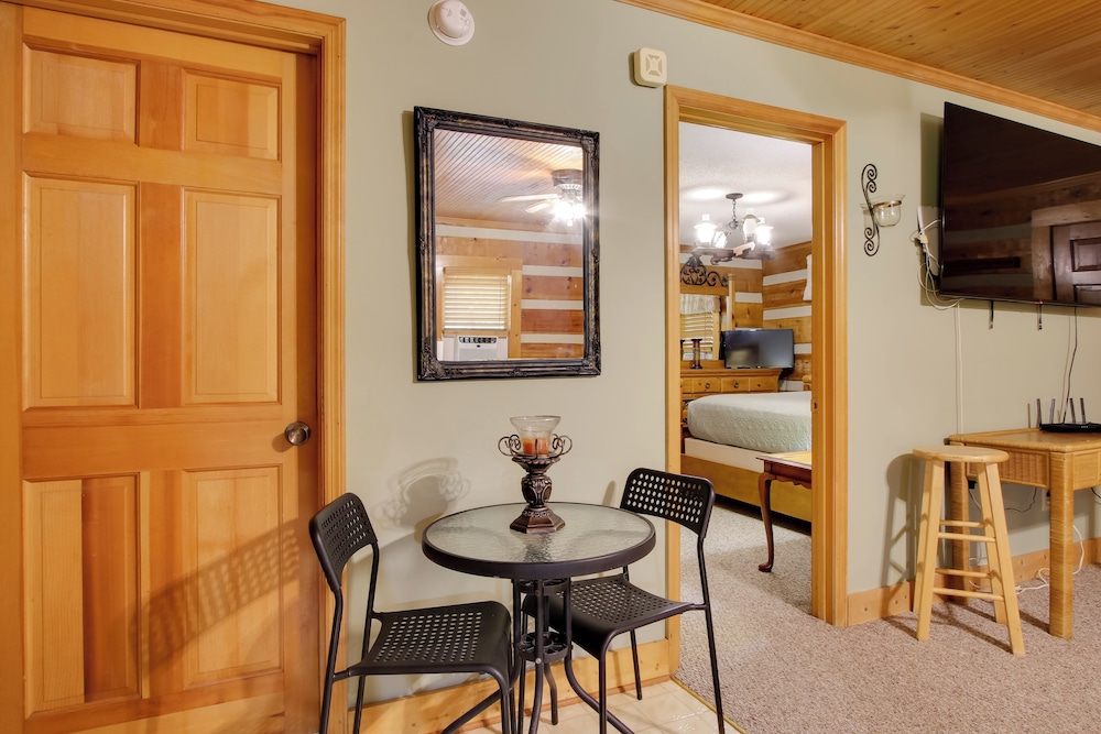 Golfer's Getaway: Hephzibah Home w/ Pool Access
