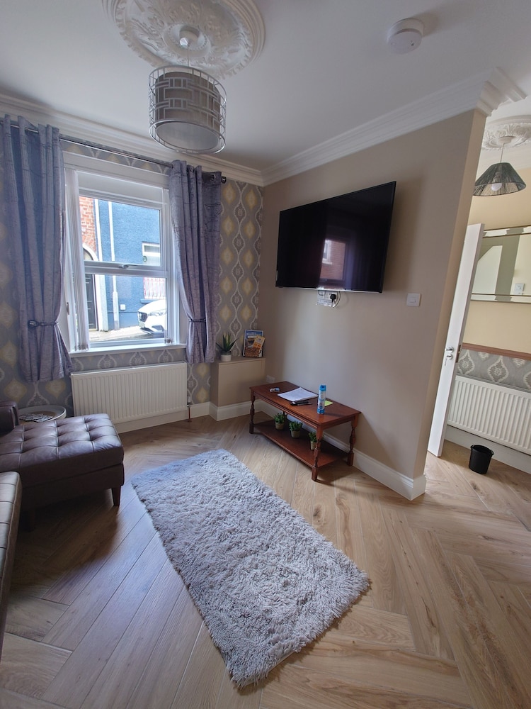 Annie's House a Modern 1 bed House in Derry City view 4