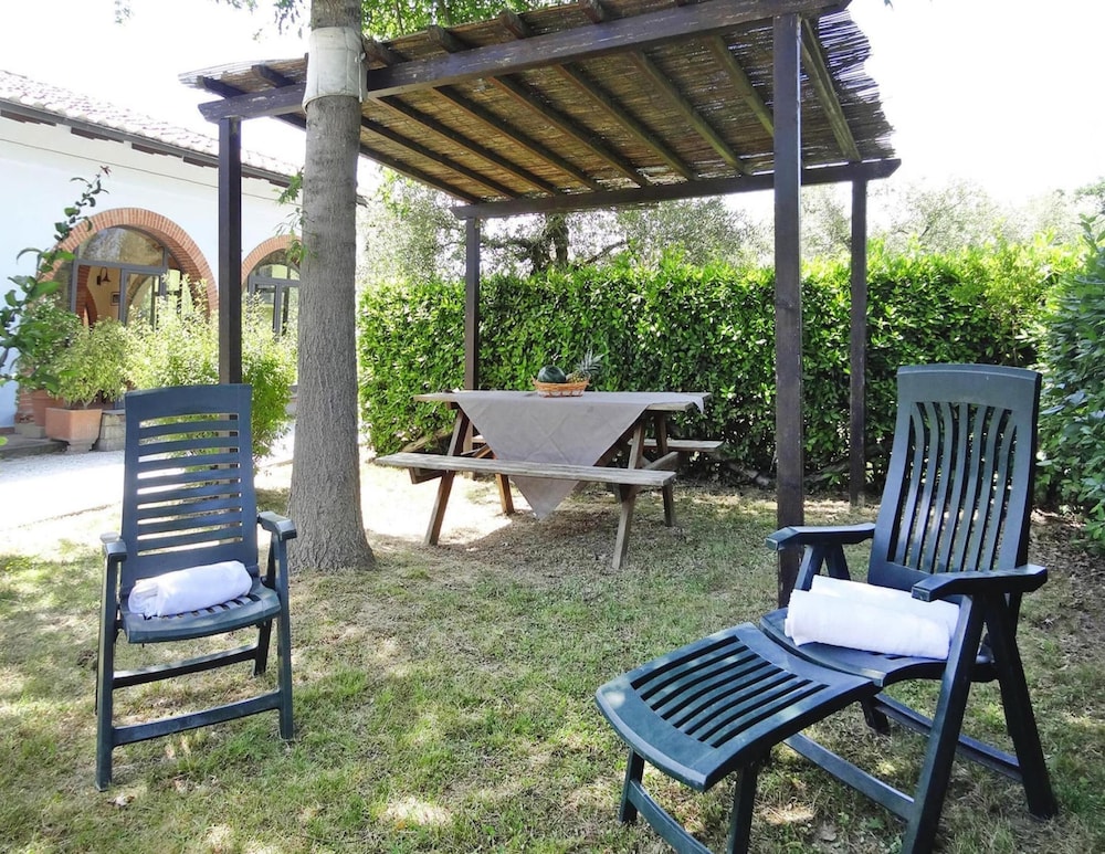Apartment in Vinci With Pool & Wellness