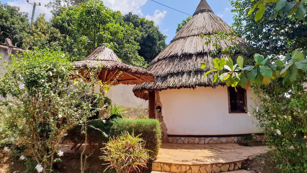 Banda Lodge