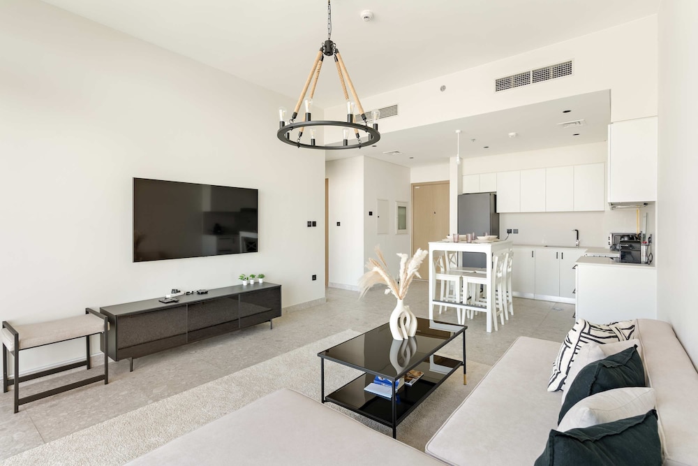 Elegant One-bedroom in Dubai Hills for 4 Persons
