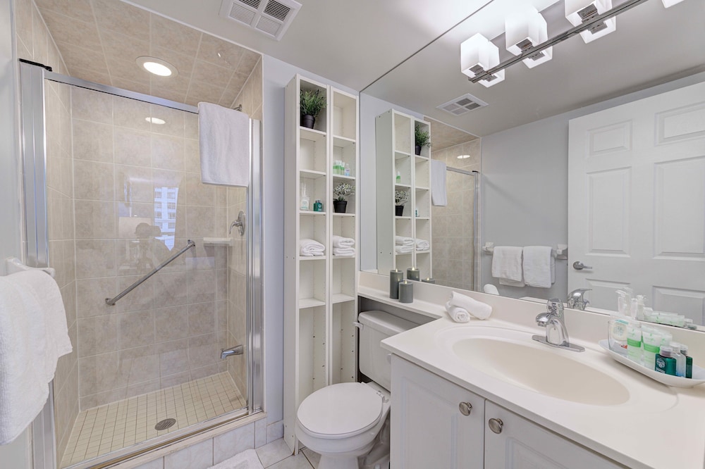 Pelicanstay at Square One Mall