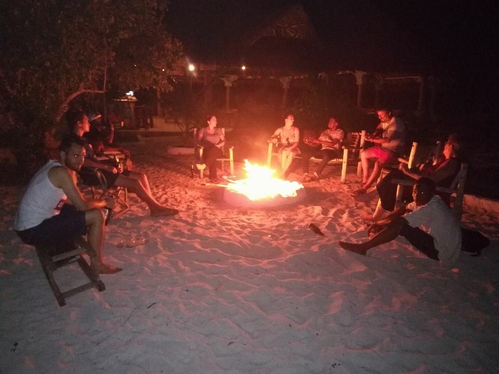 Mfumbwi Backpacker Lodge