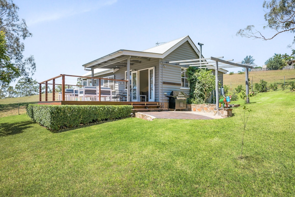 Hollow Tree Farm - Peace and Quiet on 30 Acres right in Toowoomba