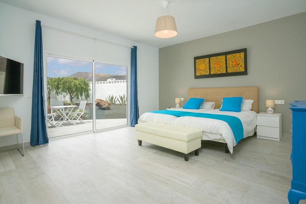 The View in T as With 4 Bedrooms and 4 Bathrooms