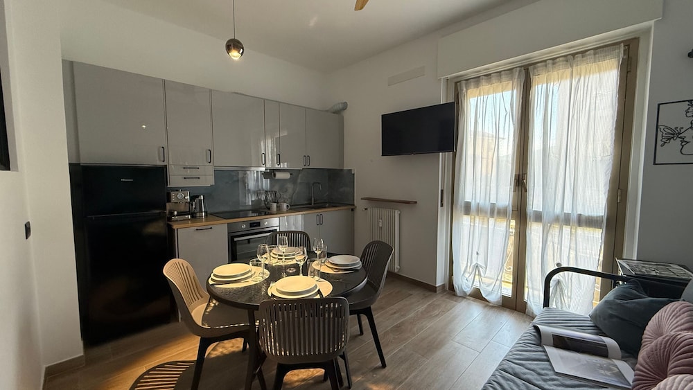 M P Beach House in Diano Marina