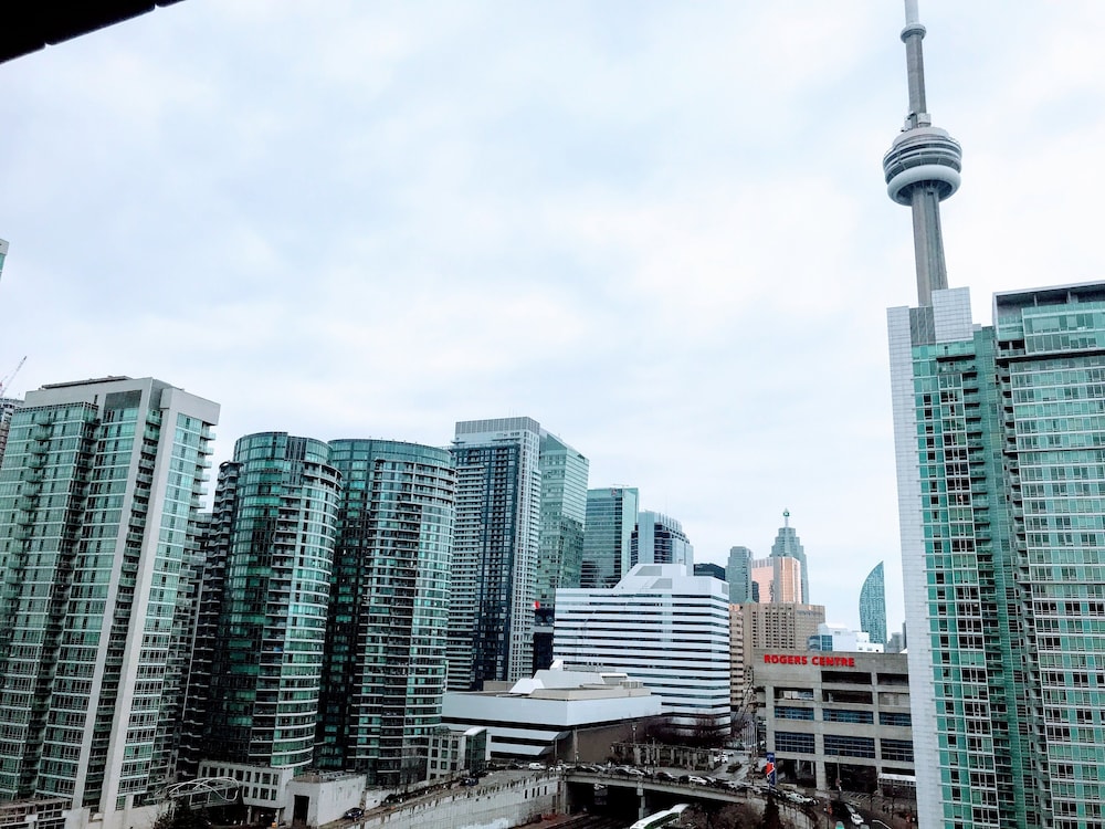 Room near Blue Jays CN Tower - Image 1