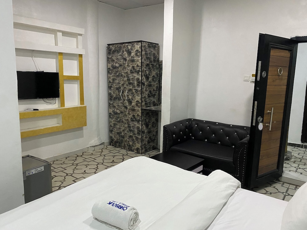 Chrisolik Hotel