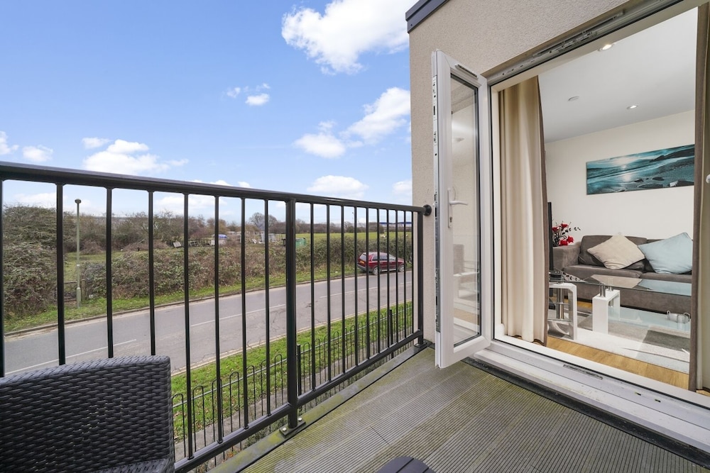 Heathrow Living Serviced Apartments by Ferndale