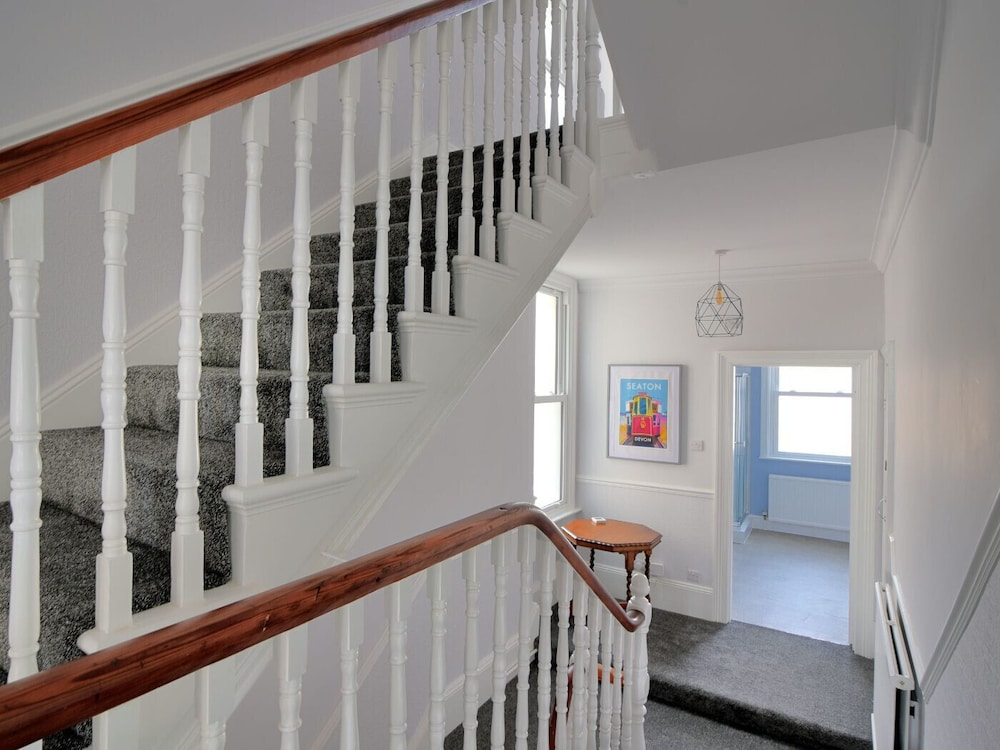 7 Seafield Road