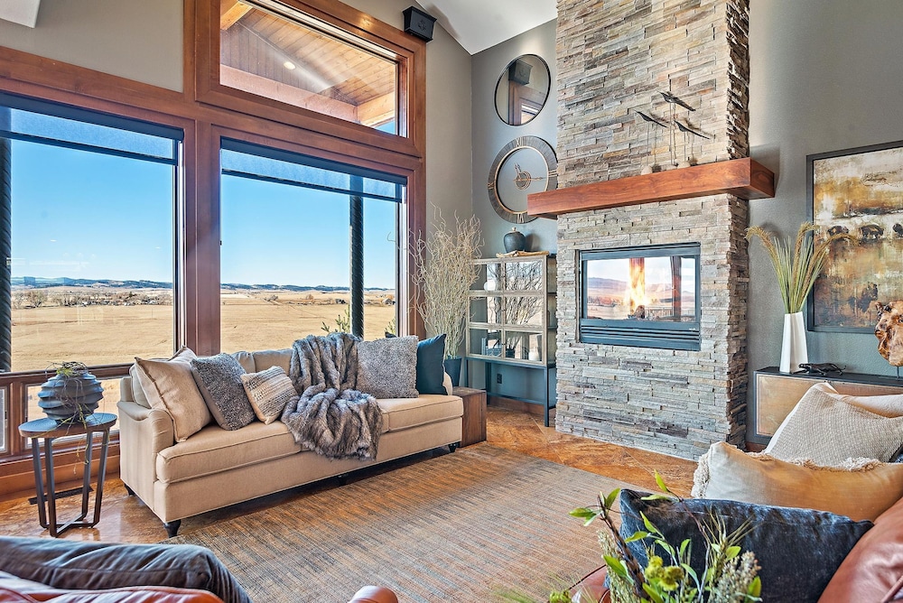 Raz Hideaway 7BR Ranch With Panoramic Mountain Views