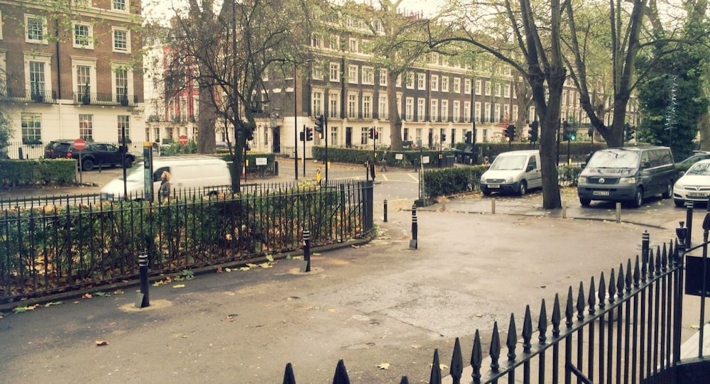The Sussex Garden Apartment