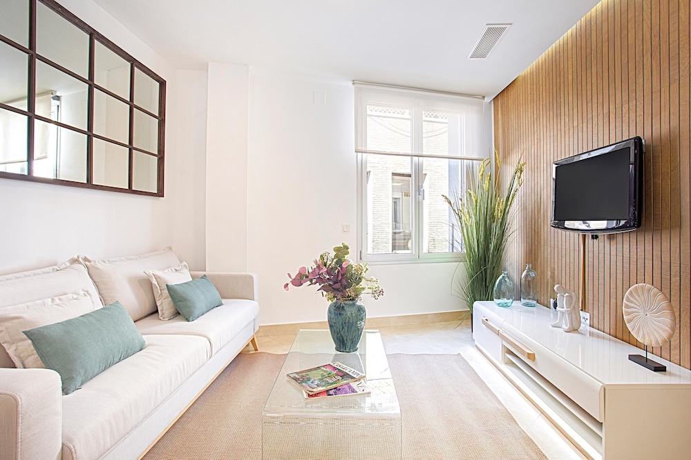 Magnificent Apartment With Perfect Location. Murillo III