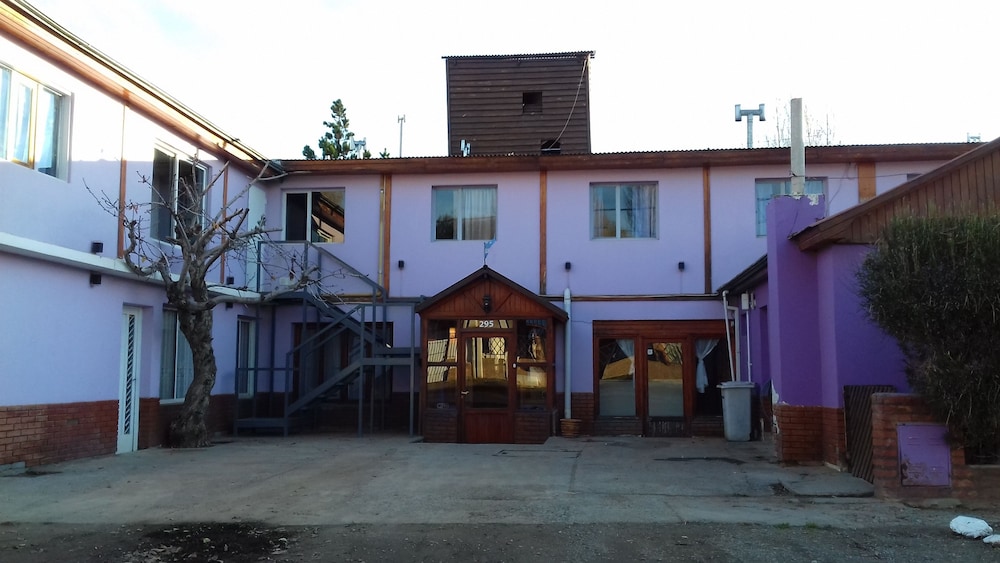 Hotel Hospedaje Norte Calafate - Hostel - Image 1