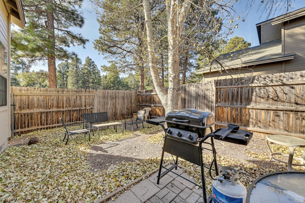 2 Mi to NAU Campus: Forest-view Flagstaff Retreat