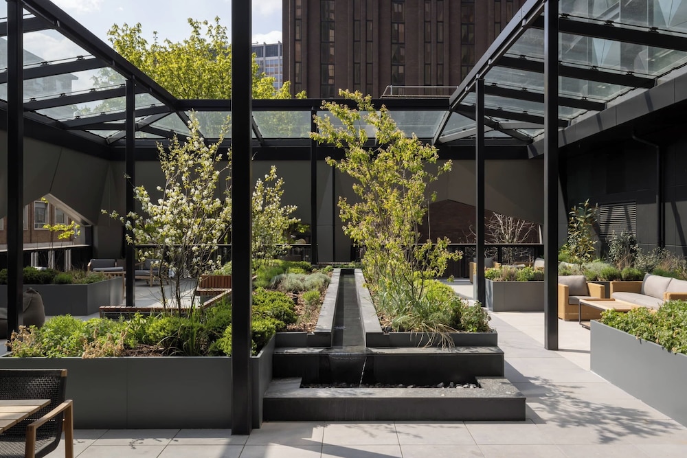 Croydon Central Apartments by Urban Rest