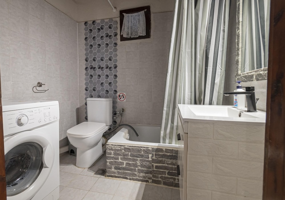 Dimis Right House by Rentals Pro