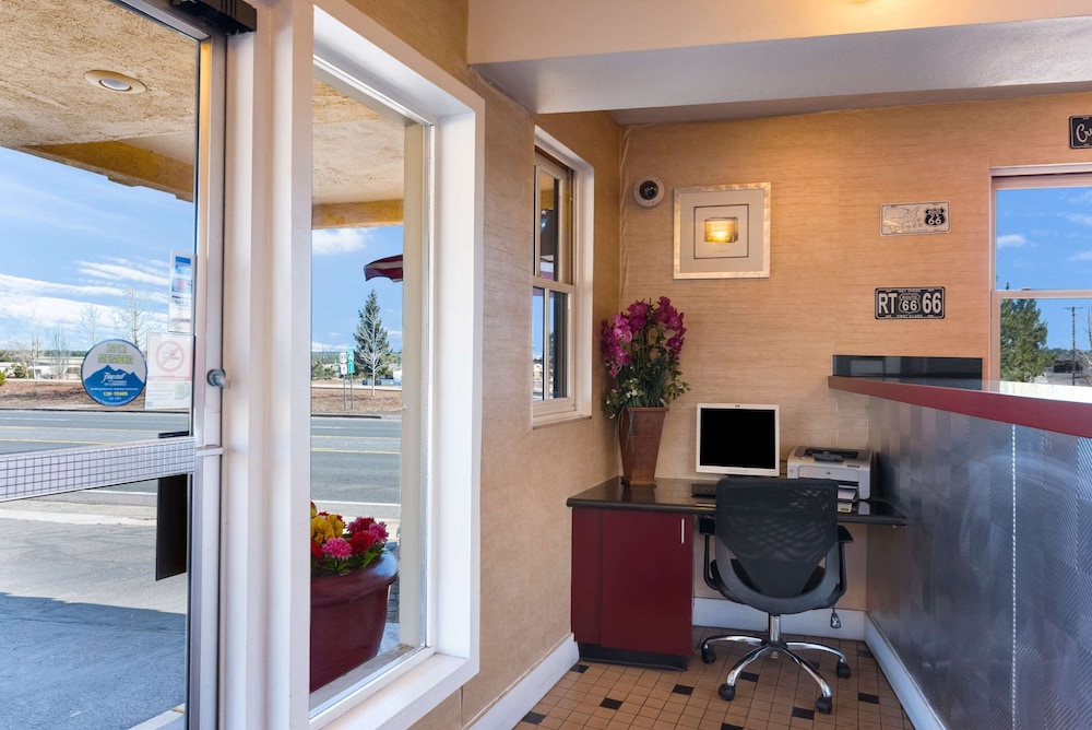 Flagstaff Vacations - Econo Lodge Flagstaff Route 66 - Property Image 15
