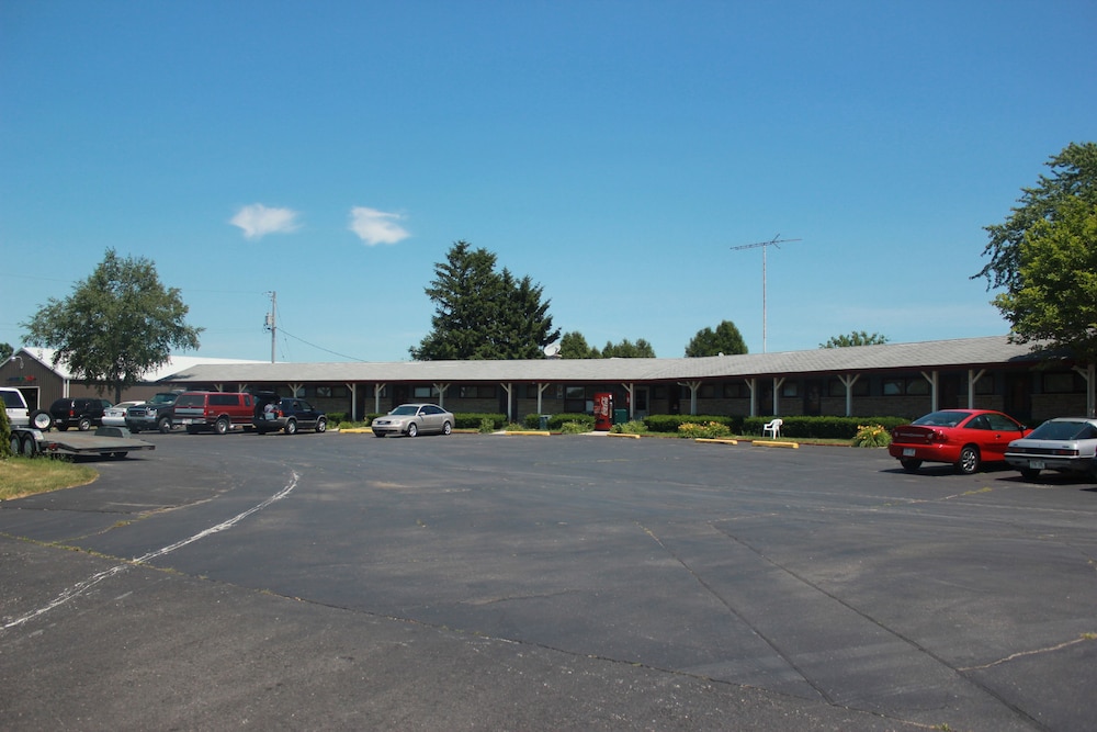 Wisconsin-Aire Motel By OYO Random Lake