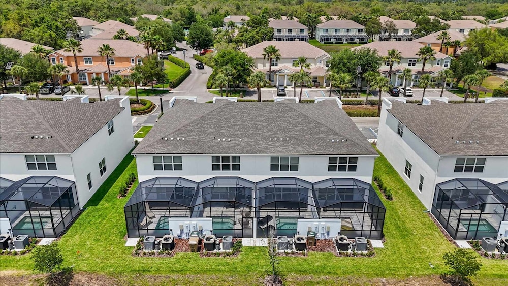 Upstay-luxury 3BR Home w Private Pool Games Room