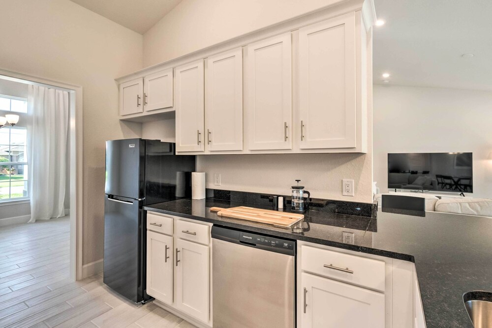 Elegant Port Charlotte Home < 10 Mi to Beach!
