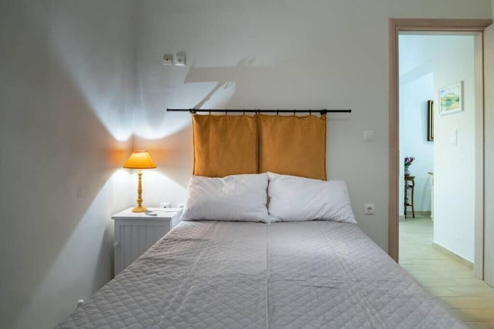 Contessa Elli Residences